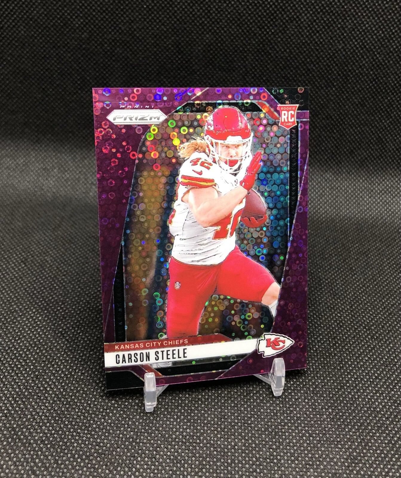 2024 Prizm Football Carson Steele /49 NO HUDDLE PURPLE PRIZM SP Rookie Card #377