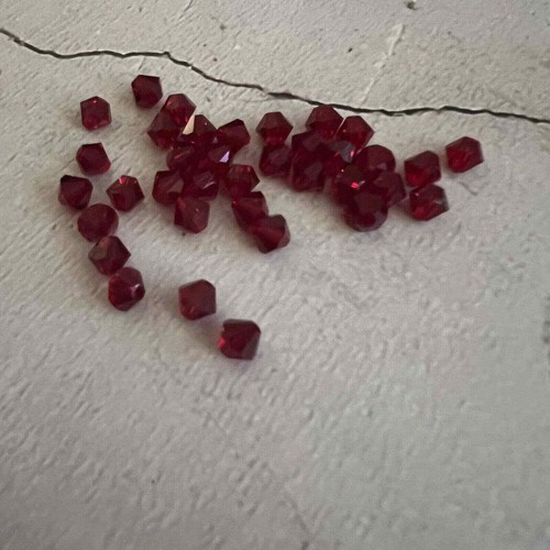 Cristallo Swarovski Austriaco 5mm Siam Bicono Perline Sfaccettate - 36 Pezzi - Foto 1 di 2