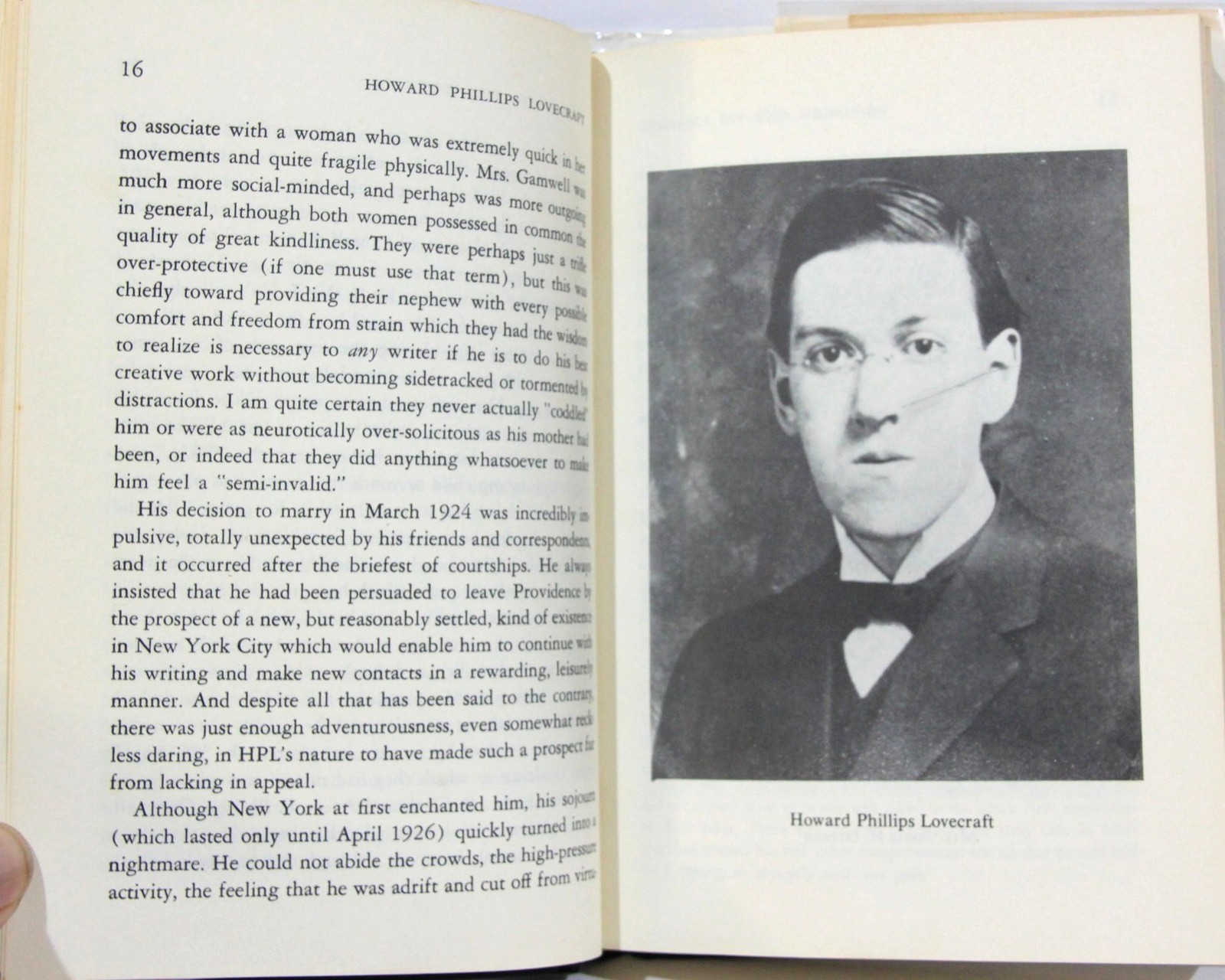 Howard Phillips Lovecraft Dreamer On The Night Side By Frank B Long 