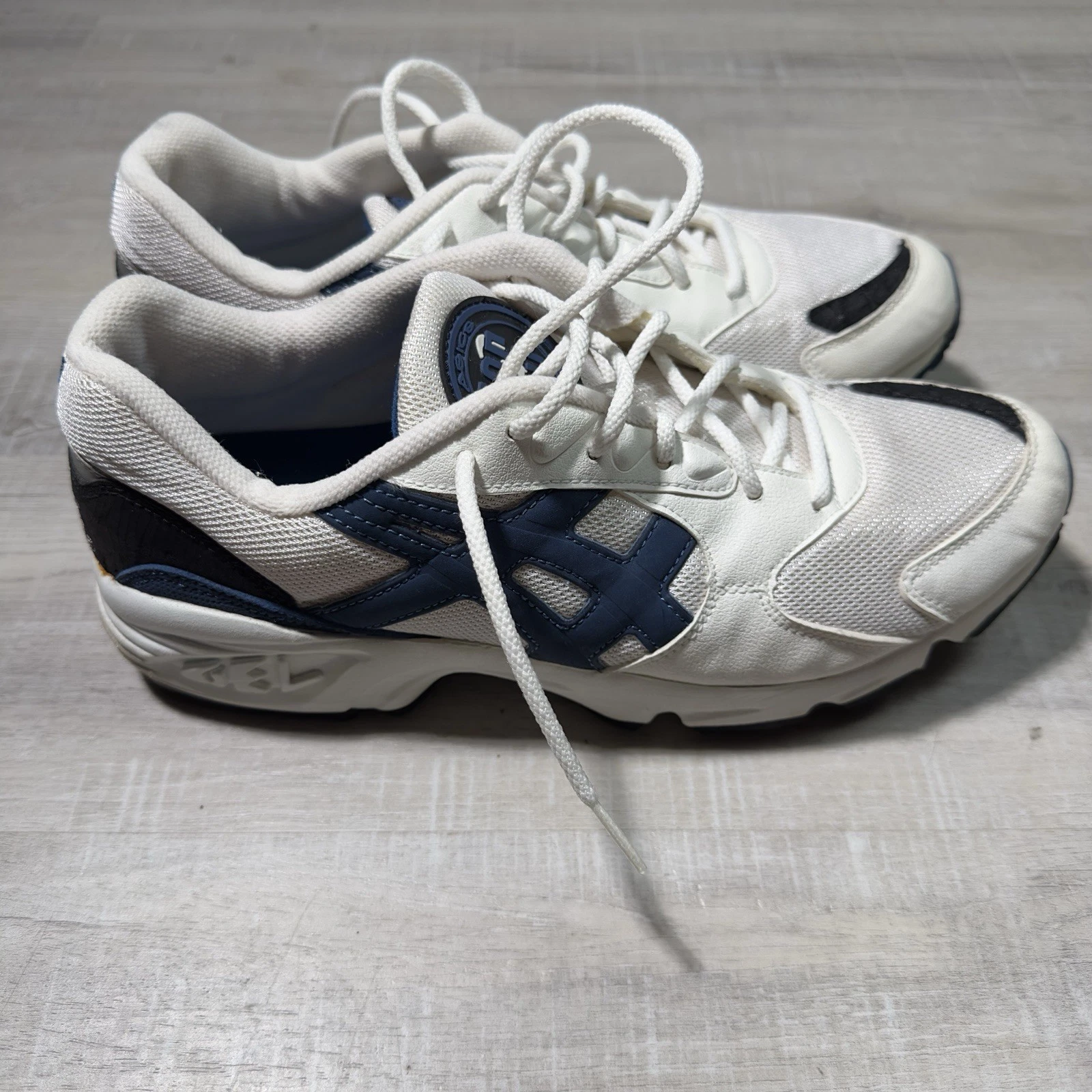 Scarpa uomo Asics Gel 125 bianca taglia 9 5 corsa comoda casual Y2K palestra allenamento