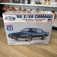 Atlantis 1/32 1982 Chevy Camaro Route 32 Plastic Model Kit