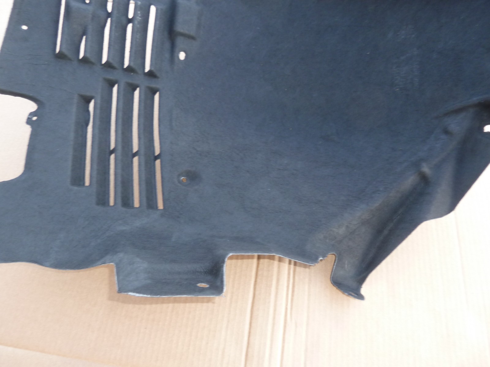 2021-2026 BENTLEY BENTAYGA FRONT LEFT DRIVER WHEEL FENDER LINER SPLASH GUARD OEM