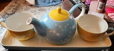 Tea Set Hews N Brews 5pc Tea Cup, Tray  & Teapot in Blue COLLECTABLE SET
