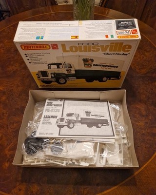 Matchbox amt 1/25 Ford Louisville Short Hauler Modell Neu