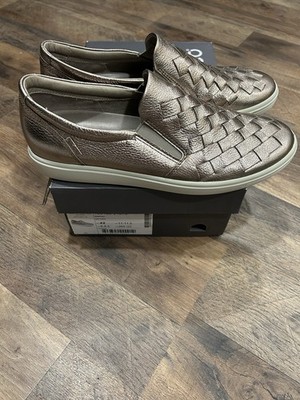 Ecco Soft 7 Shoes Women s SIZE 11 Woven Slip On Sneakers Metallic Leather light