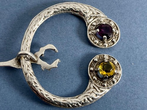 ANTIQUE EDWARDIAN SCOTTISH SOLID SILVER CELTIC PENANNULAR BROOCH - Picture 7 of 10