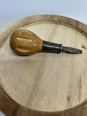 Vintage Millers Falls No. 69 Stubby Wood Handled Standard Screwdriver 4 1/2  