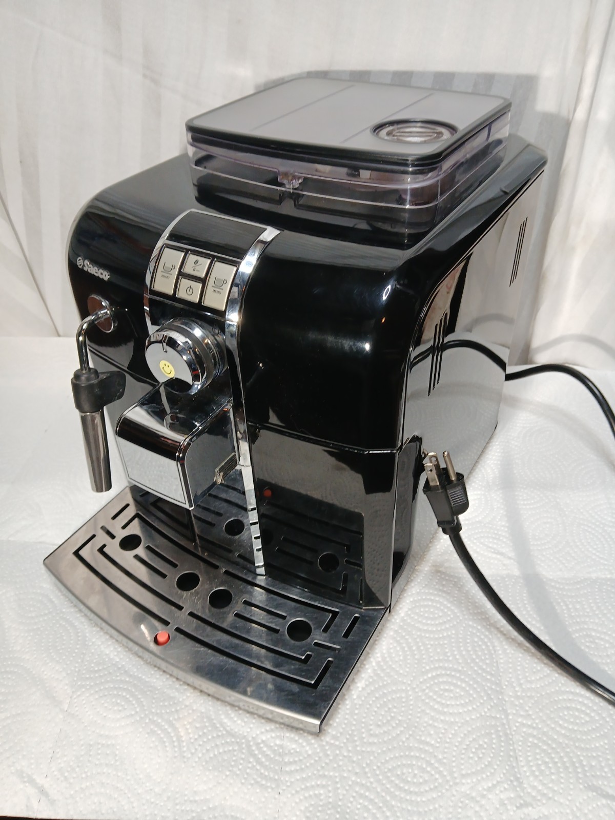 Philips Saeco Syntia HD8833 Compact Automatic Espresso Machi