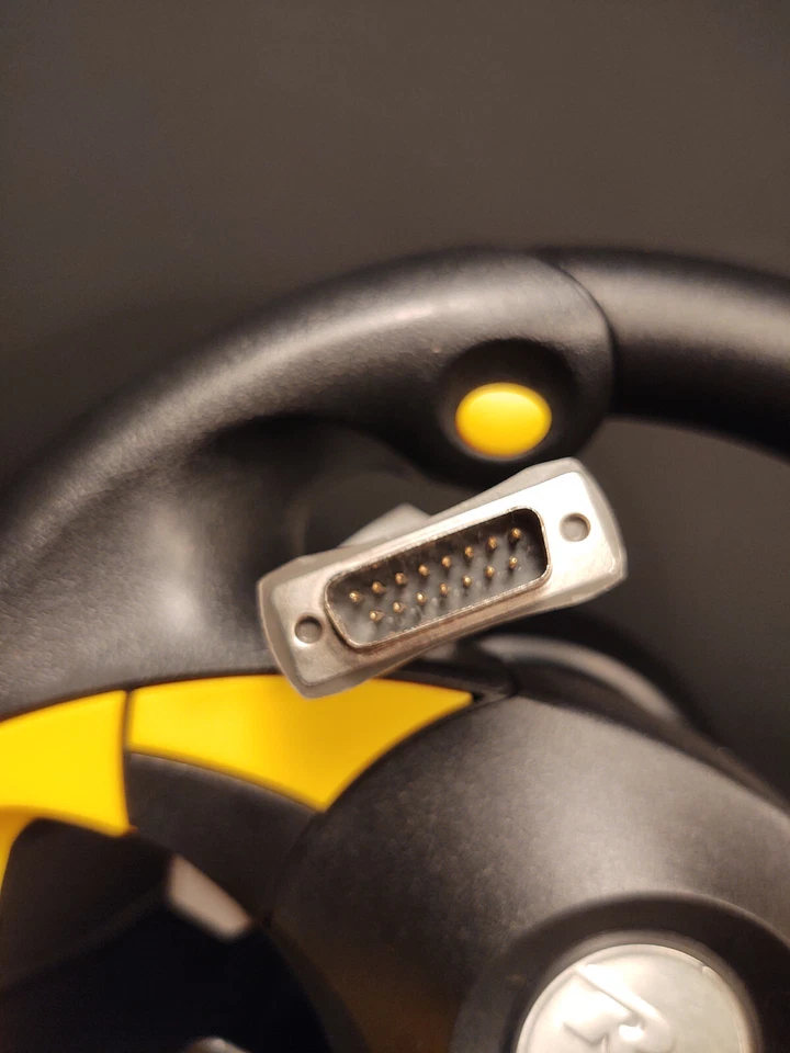 RUEDA DE CARRERAS DEPORTIVA SAITEK R80 CON CABLE DE ALTO RENDIMIENTO PARA COMPUTADORA PC. Foto 3 de 4