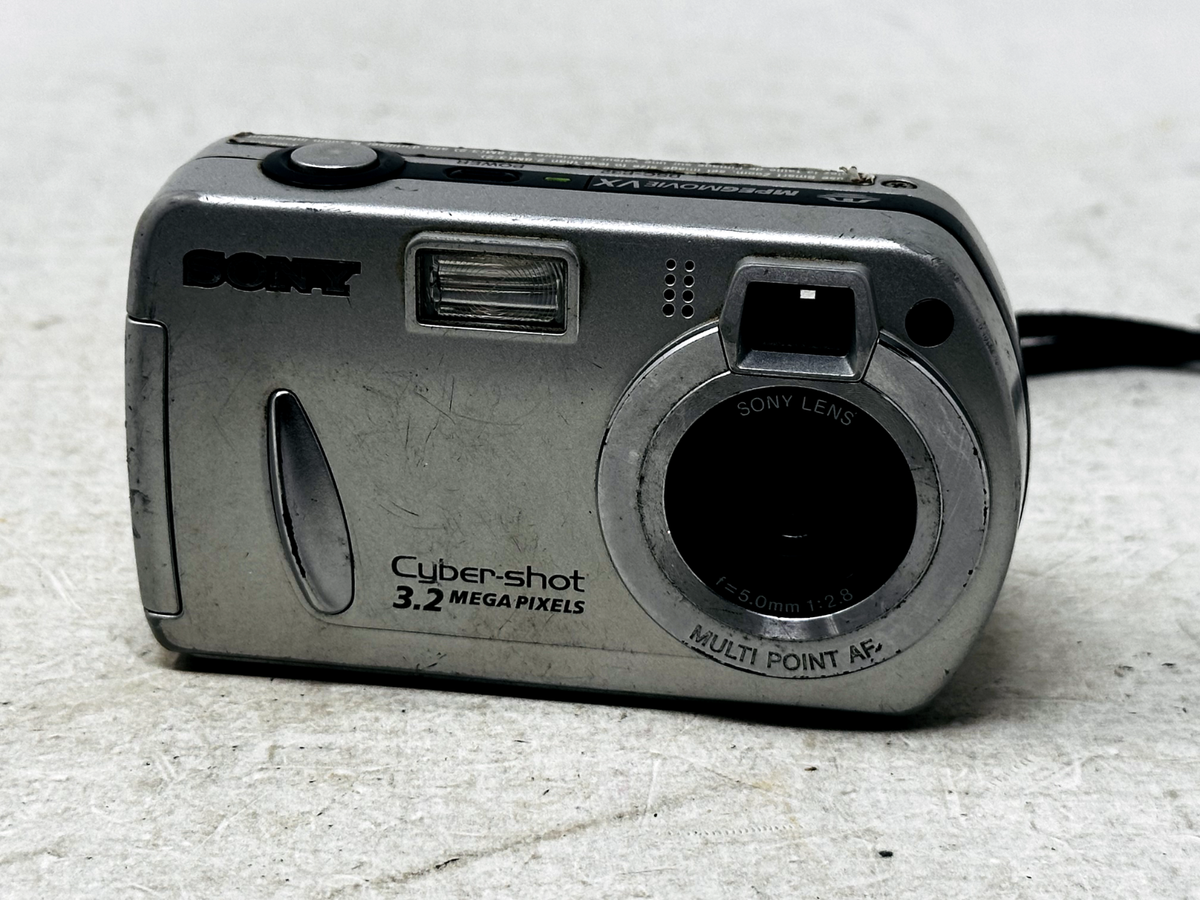 [261]SONY DSC-P32 Cybershot 3.2 デジカメ Sony Cyber-Shot DSC-P32 3.2MP Digital Camera, Silver - No SD Card