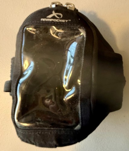 ArmPocket Runners' Arm Holder for Phone, Wallet, ID, & Headphone;Hook/LoopFasten - Zdjęcie 4 z 4