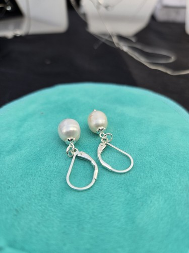 Freshwater Pearl Sterling Silver Leverback Closure - Picture 4 of 4