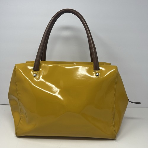 Bolso de mano de charol Kate Spade Kingsbury Park de viaje en amarillo mostaza - Imagen 2 de 24