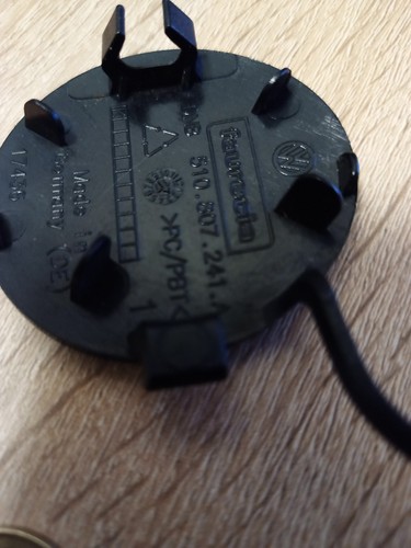 VW Golf Sportsvan Abschleppöse Stoßstange Abdeckung vorne 510807241 A