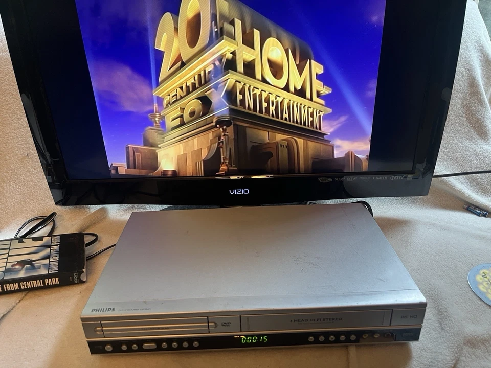 💙Philips VCR DVD VHS Combo 4 Cabezales Reproductor VCR/DVD Probado VHS S Video Control Remoto PRUEBA Foto 4 de 4