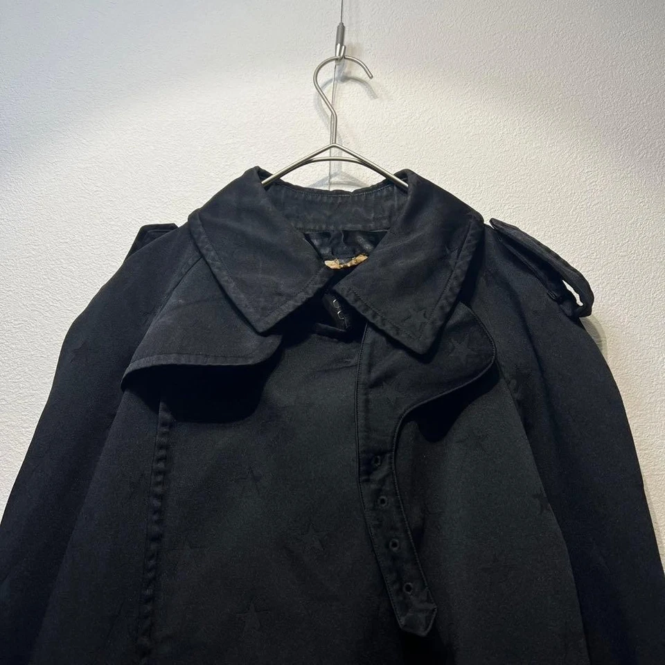 Gabardina para mujer 14AW Comme des Garcons negra patrón de estrellas poliéster encogido Foto 3 de 4