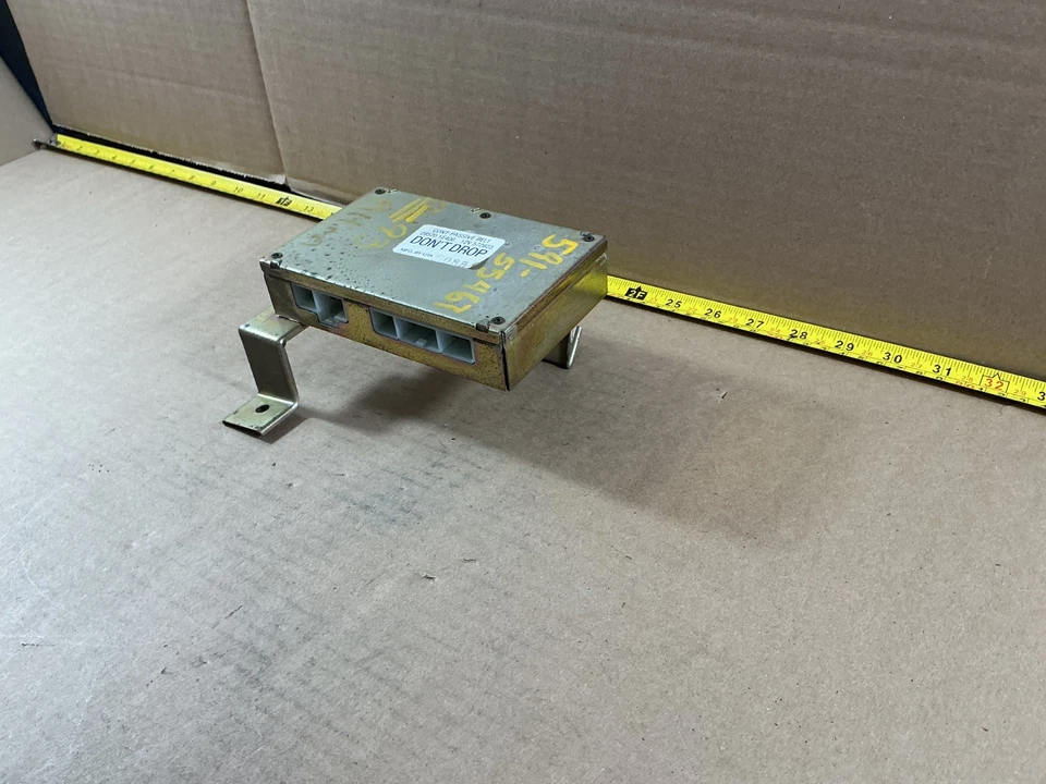 Módulo de control del cinturón de seguridad Nissan Altima 1993-1997 28570 1E400 Foto 2 de 4