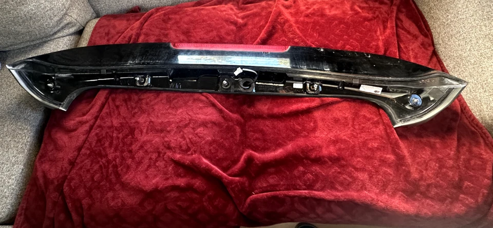 Rear Spoiler Ebony Black EB Fits 16-20 SORENTO 838973 OEM faded  - Image 3 of 4