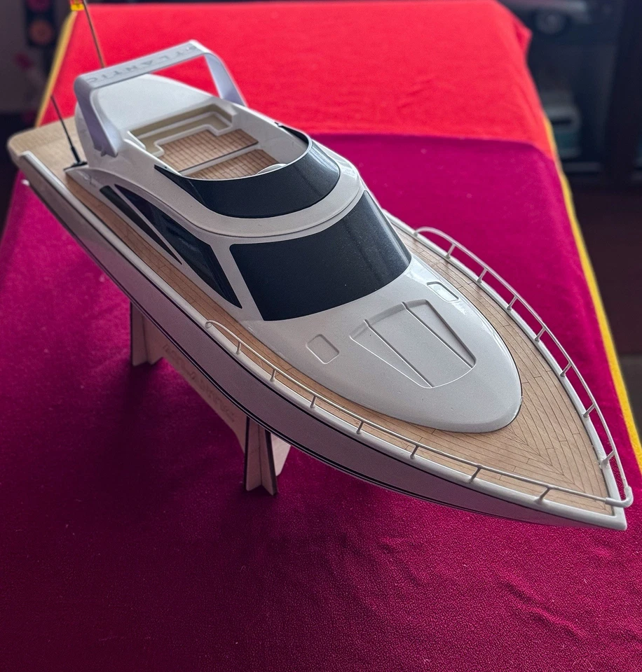 Thunder Tiger Atlantic RC Yacht mit Motor & Servo Top Rumpf RC Schiff Schiff - Bild 2 von 4