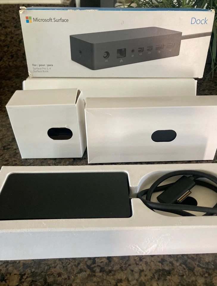 Microsoft Surface Pro 4 - Image 2 of 3