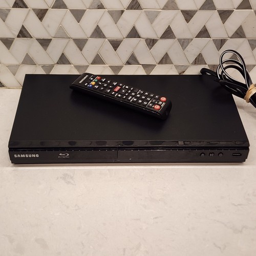 Samsung BD-EM57C Blu-Ray Player w/ Remote & HDMI Cable