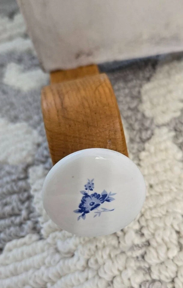 Tope de puerta de madera / porcelana blanco / azul perilla floral Foto 4 de 4