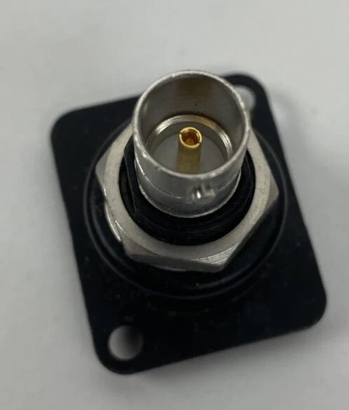 Neutrik NBB75DFI Panel D-Mount BNC to BNC Barrel Isolated - BLACK - Image 3 of 4