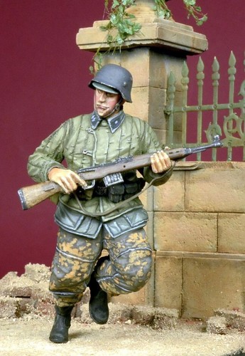 D-Day Miniature DD-35051 1/35 WSS Grenadier in Telogreika 1943-45 - Picture 3 of 4