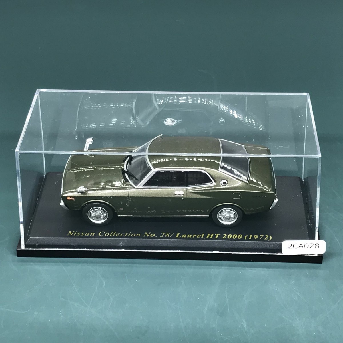 Nissan Laurel HT (1972) ミニカー Mini Car Nissan Laurel HT 2000 1972 1/43 Scale Box Display