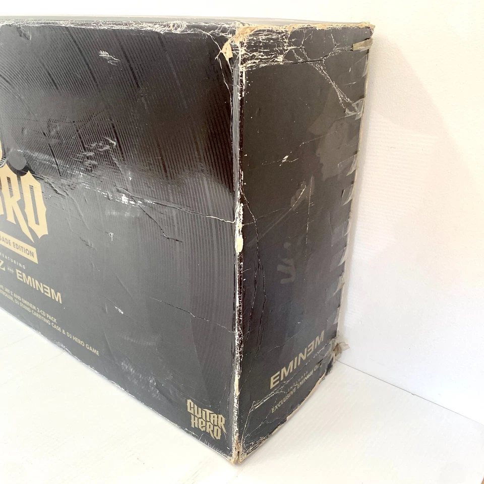 DJ Hero Renegade Edition feat. Jay-Z & Eminem con paquete de tocadiscos para PS3 Foto 3 de 4