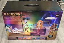 Rainbow High Color Change Pool Beach Club Playset Light Up Dolls Pool Party NEW