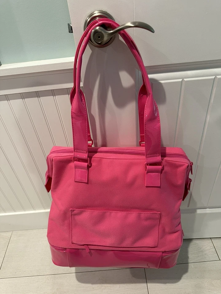 SOLD OUT 🩷 Beis x Barbie Pink Mini Weekender Bag Béis 🩷NWT - Image 3 of 4