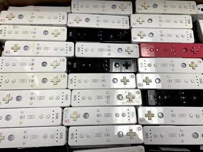 Lot of 15 Damaged Not Working Nintendo Wii Wiimote Controllers 