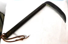 PROP - HAND WEAPON (SICKLE) USED IN THE HIT TV SERIES "ALTERED CARBON"!