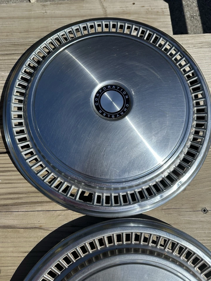 *FOUR* 1980-1989 Chrysler Corporation Truck Van Hubcaps Wheel Covers OEM 014922 - Image 3 of 4