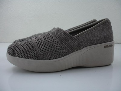 Womens 7.5 M Skechers Pier-Lite Wow Factor Taupe Knit Shoes Loafer Wedge Stretch