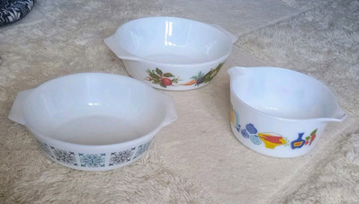 3 x Vintage JAJ Pyrex Geschirr, verschiedene Designs / Muster, ohne Deckel S/M 