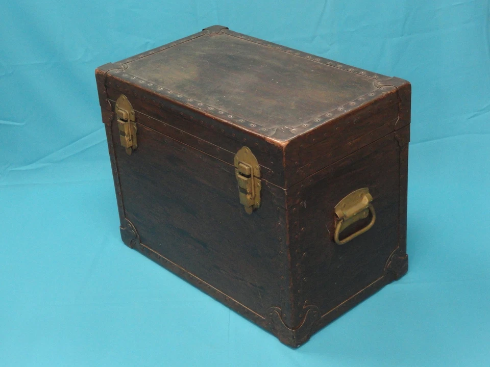 BAÚL VAPORERO DE MADERA VINTAGE 1953 UNITED STATES BAÚL con montaje de cobre latón Foto 2 de 4