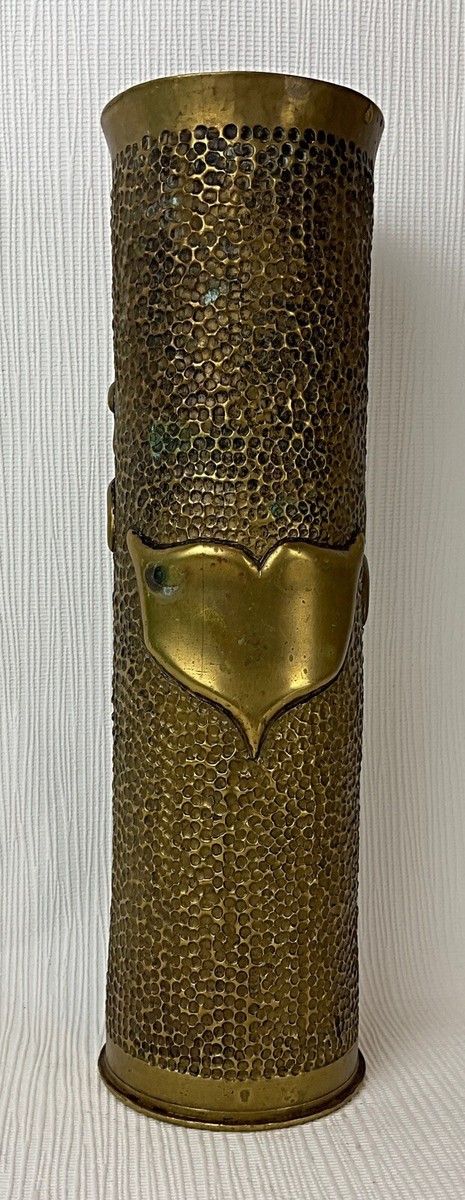 Douille D'obus Sculptée Art Des Poilus 1916 - Décor Oiseau, Art De Tranchée, Très Bon état, Oxydation