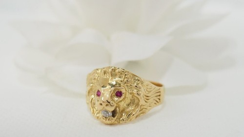 Luxury 18K Yellow Gold Lion Signet Ring - Ruby Eyes & Diamond Mane - Size 61 - Picture 2 of 5
