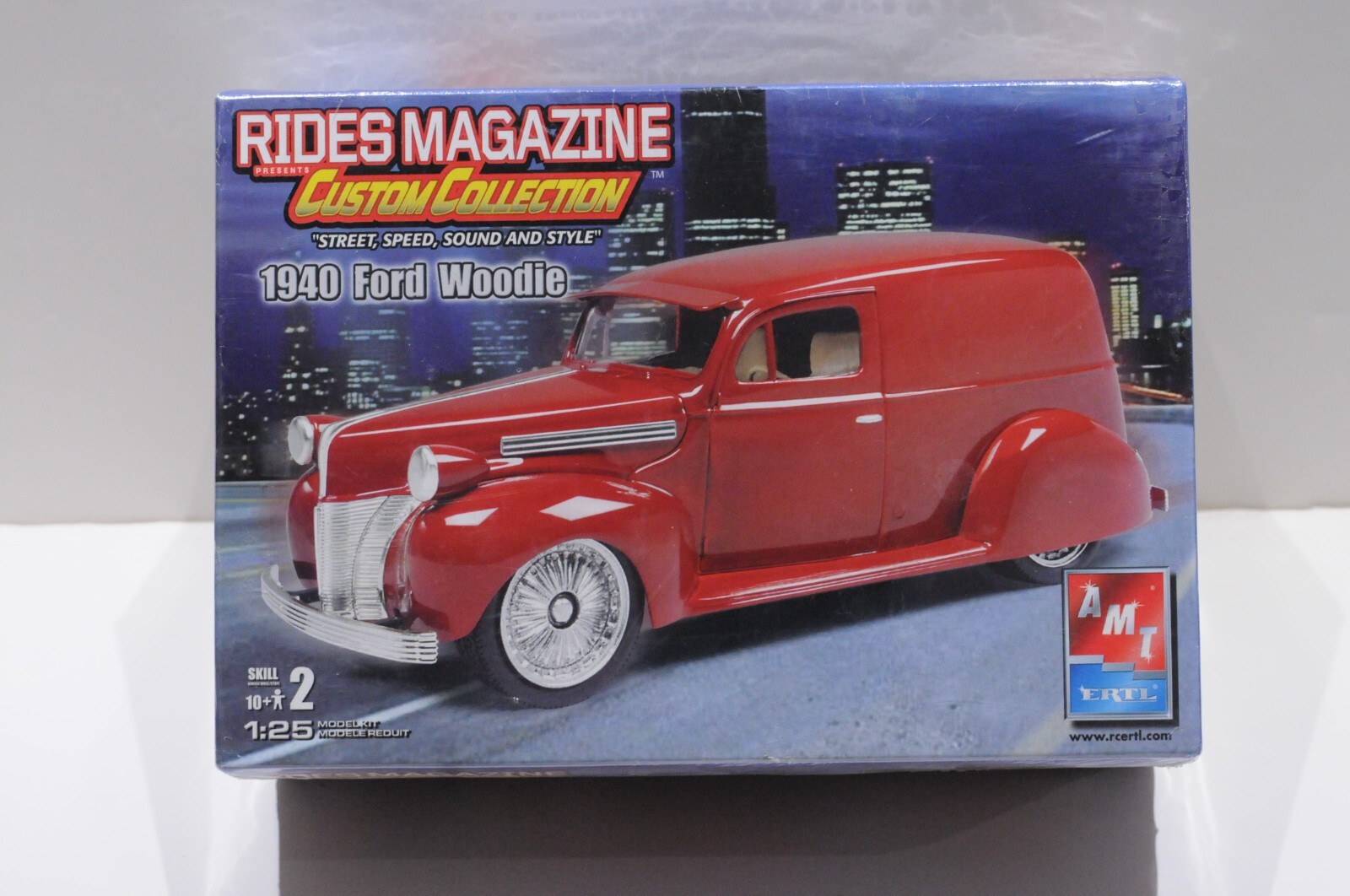 AMT ERTL 1940 FORD WOODIE CUSTOM COLLECTION SCALE 1:25 MODEL KIT NEW ...