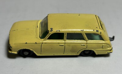 Régi matchbox Vauxhall Victor Estate Car üvegen repedés =5
