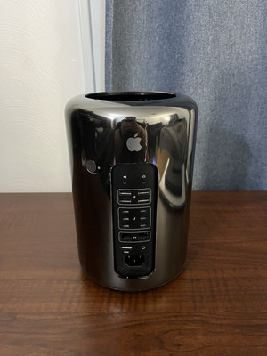 Mac Pro 2013 32GB RAM 256GB SSD 6 Core Xeon Dual AMD FirePro D500 macOS Monterey