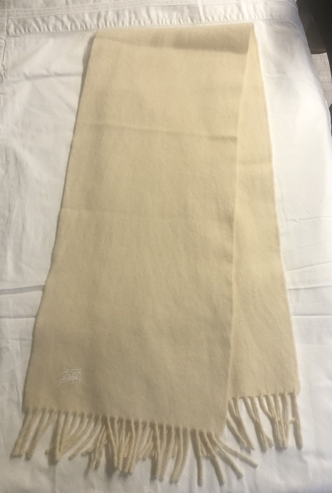 BURBERRY Lambswool Rectangular Scarf – Classic Cr… - image 5