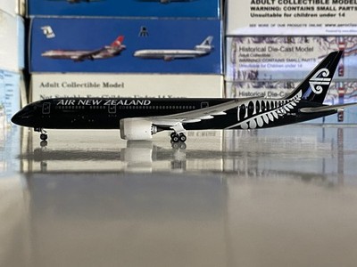 Phoenix Models Air New Zealand Boeing 787-9 1:400 ZK-NZE PH410936 All Blacks