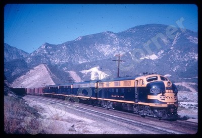 Santa Fe #260C 1500-hp GM-EMD F7A freight at Kennbrook CA 35mm Slide (6215)