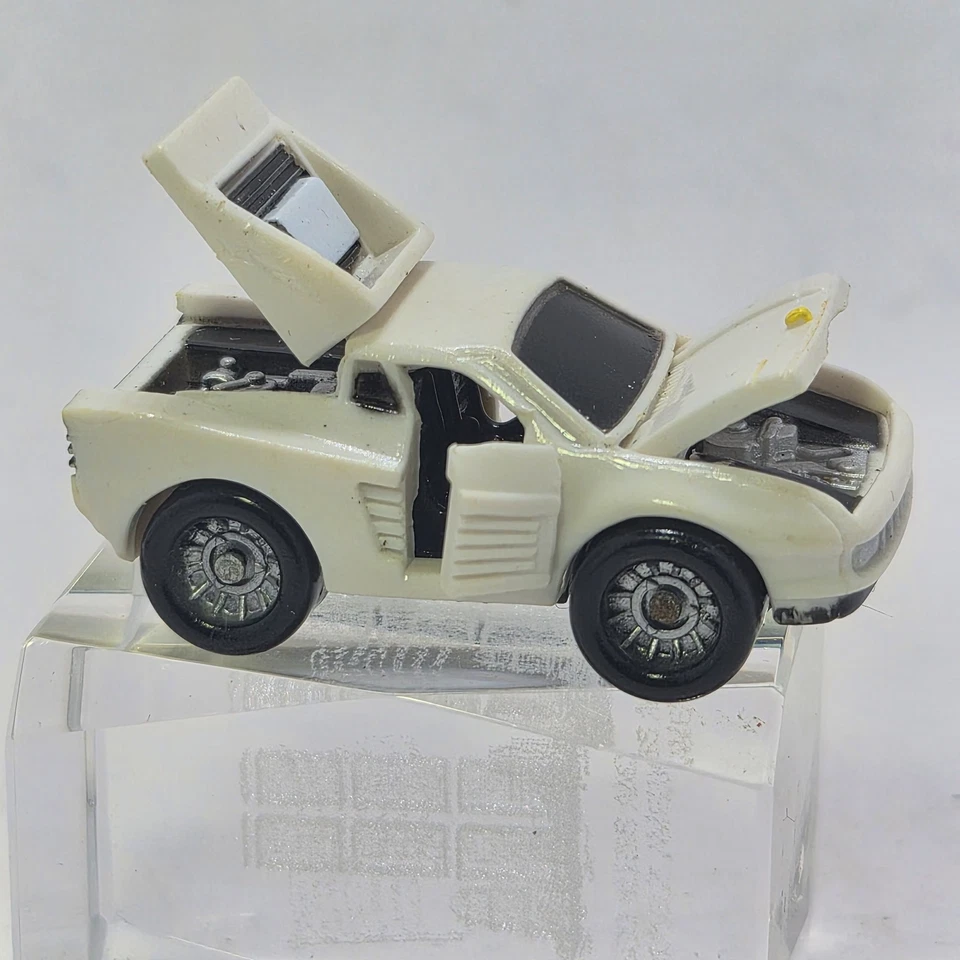 Micro Machines Ferrari Testarossa  Sports Car White DELUXE Series Opening Doors! - Image 2 of 4