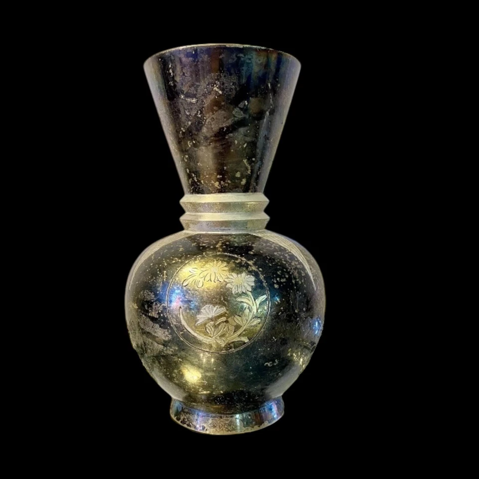 "Florero de peltre de latón Art Deco grabado latón aplicado peltre hecho en la India 7"" de alto" Foto 4 de 4