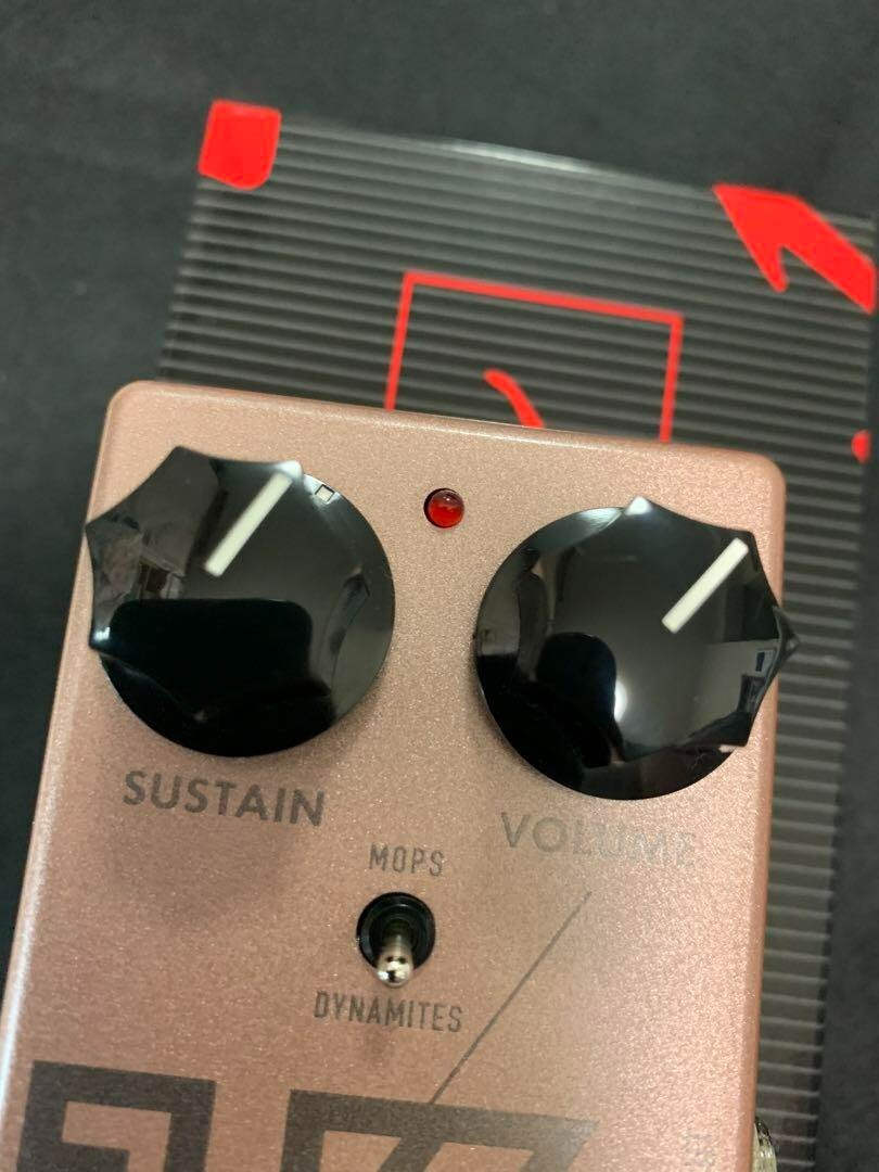 maxon FUZZ ROZE ZICCA ax char signature Limited 100 units maxon FUZZ ROZE ZICCA ax char signature Limited 100 units