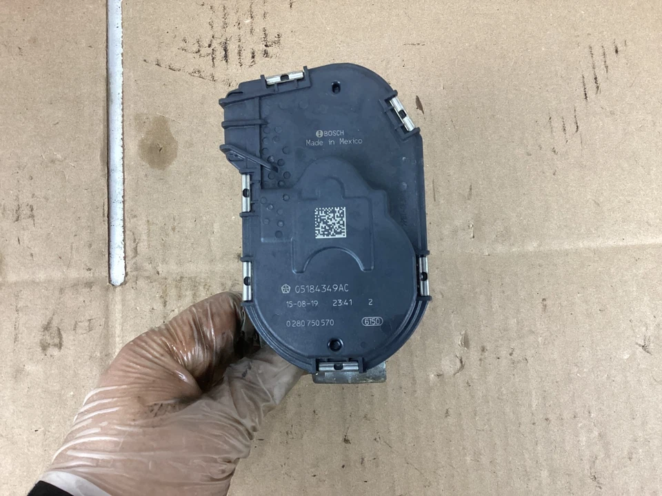 Dodge Grand Caravan 2011-2020 carrocería del acelerador del motor 05184349AC OEM Foto 4 de 4